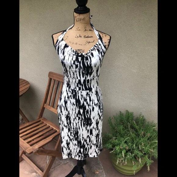 NWOT Ann Taylor Black & White Printed Halter Dress - Picture 3 of 11